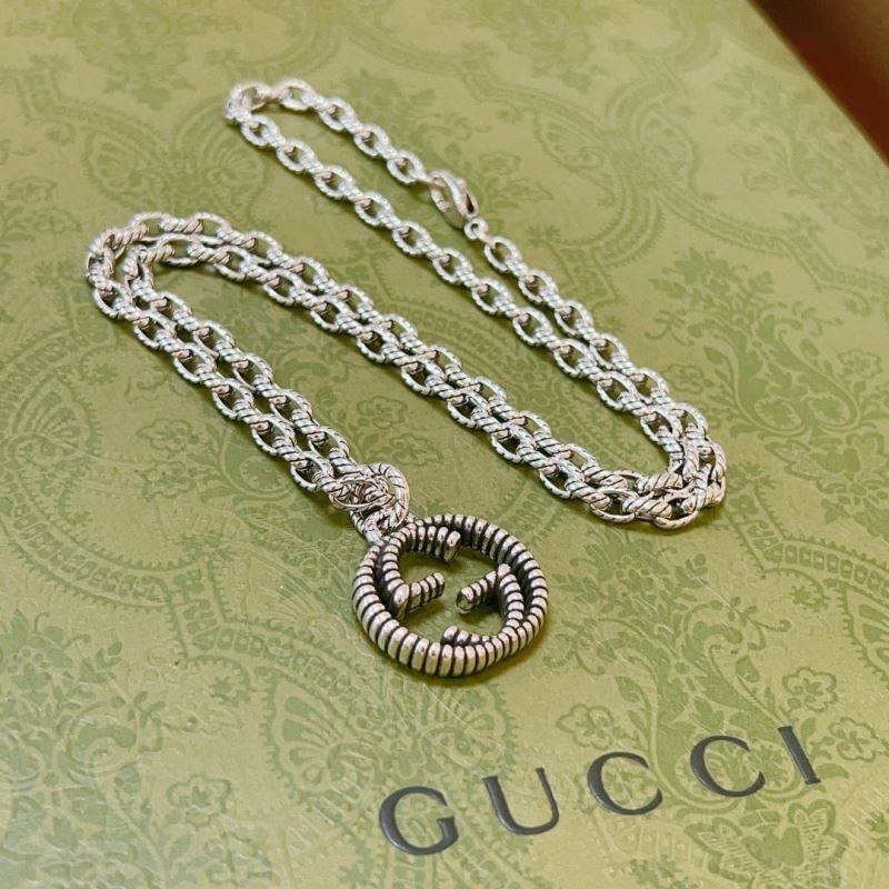 G*u*i necklaces